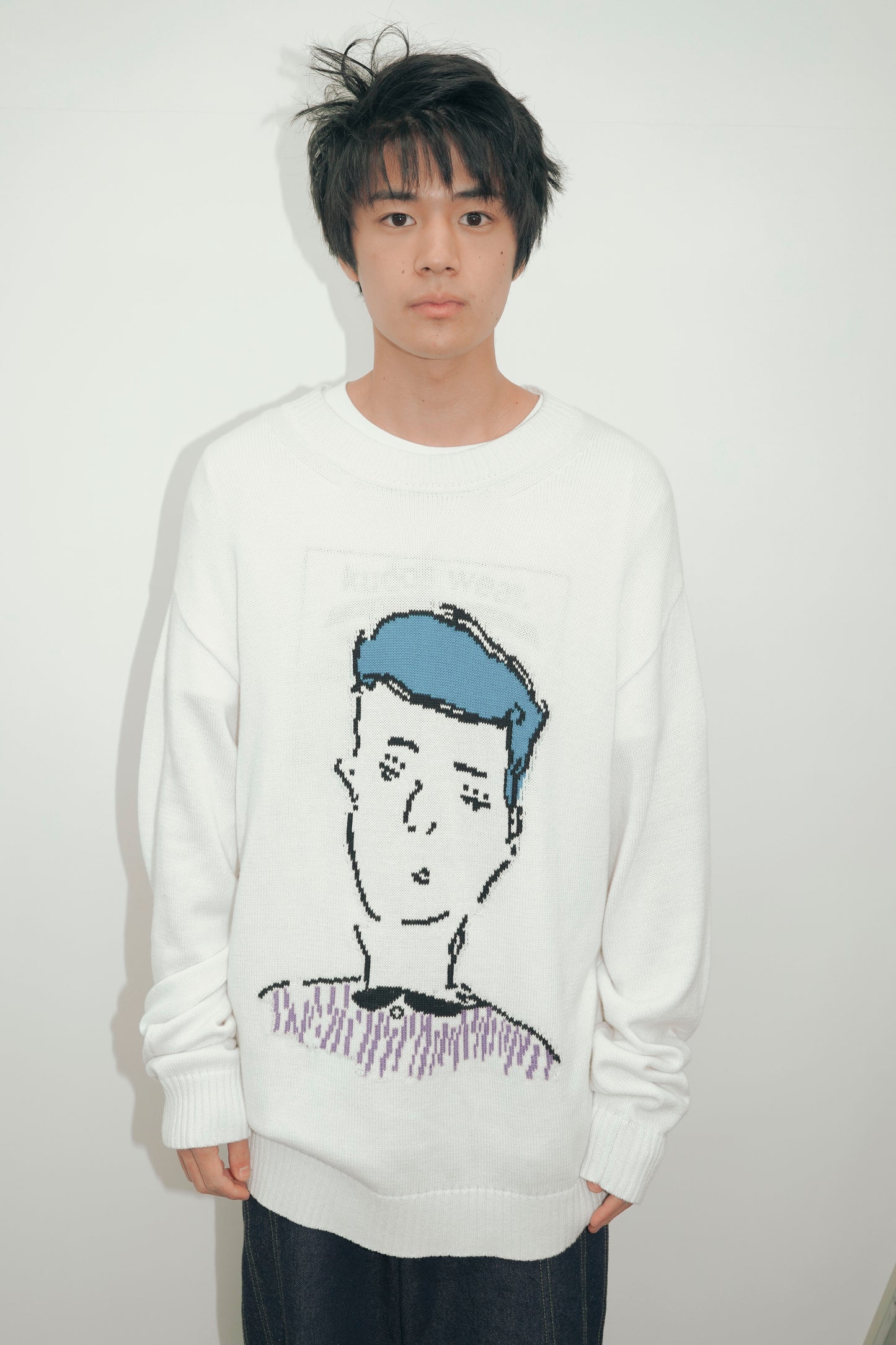 PORTRAIT OF MAN PULLOVER / WHITE