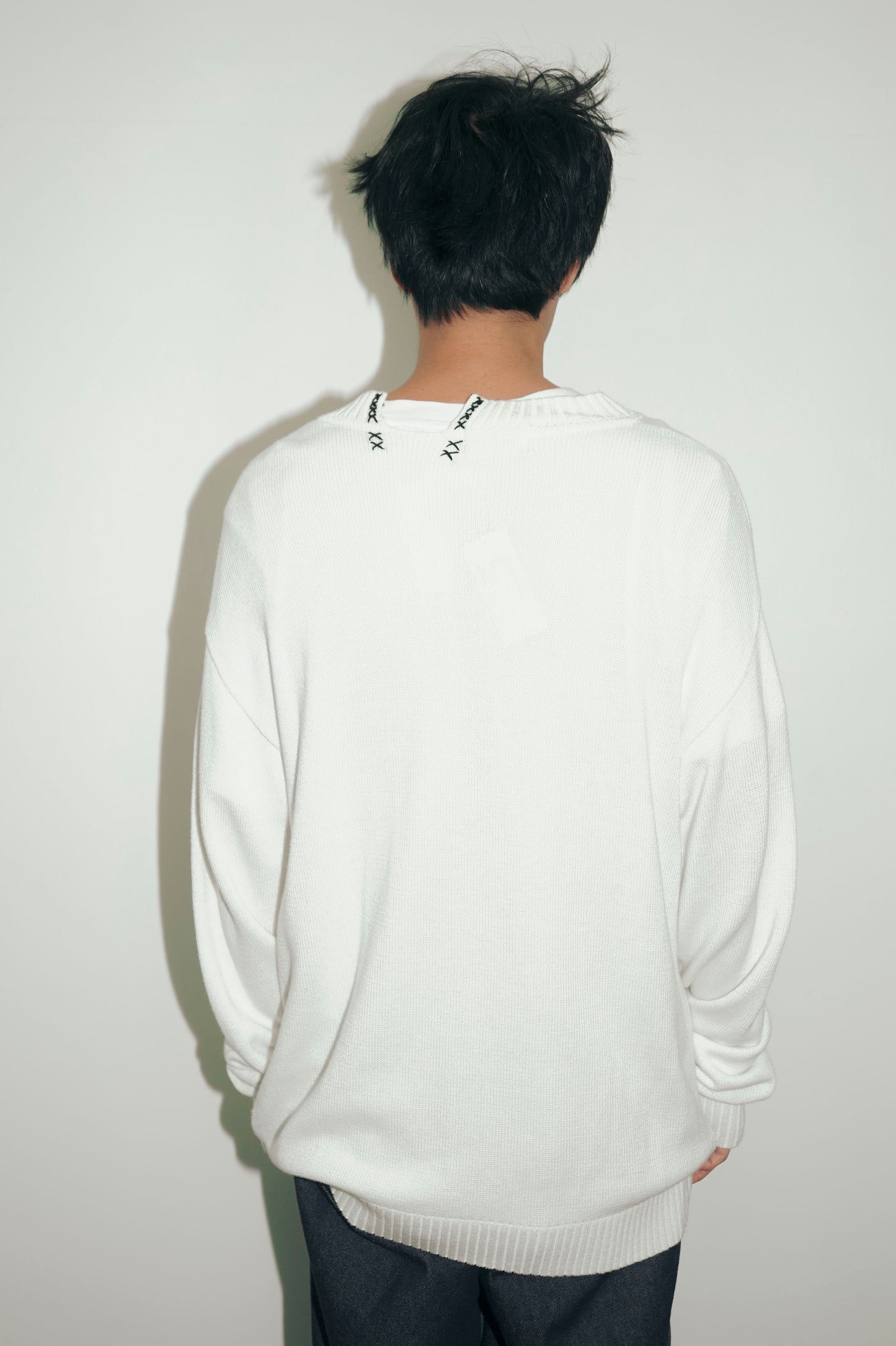 PORTRAIT OF MAN PULLOVER / WHITE