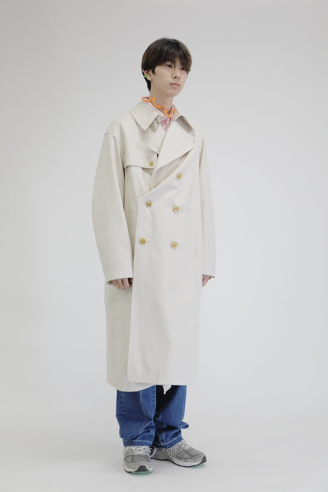 TWISTED TRENCH COAT / BEIGE